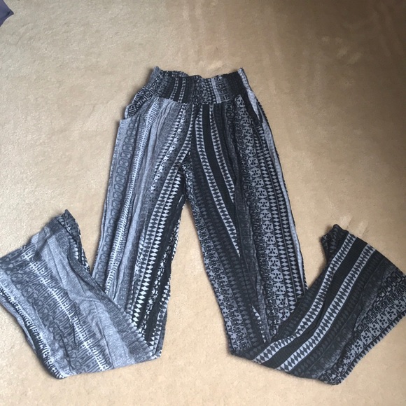 Mossimo Supply Co. Pants - Mossimo flowy pants